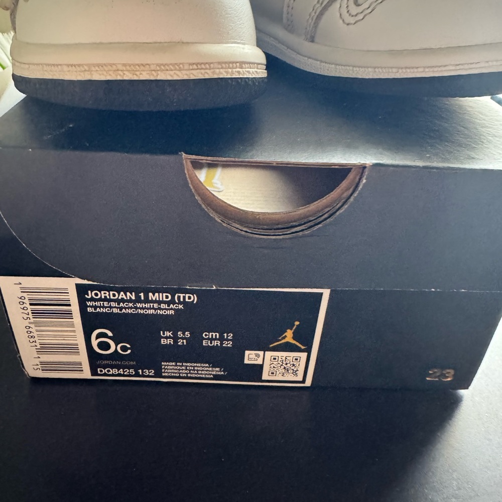 Jordan 1 Mid (TD) - White and Black